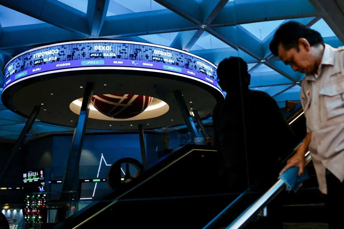 IHSG Menguat Pekan Lalu, IPOT Rekomendasikan Saham Energi hingga ETF Dividen