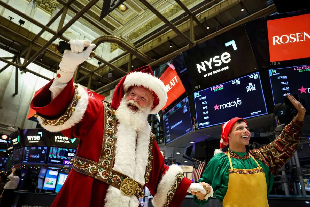 Wall Street Ditutup Naik Selasa (2/12): Saham Teknologi & Boeing Dorong Pasar AS