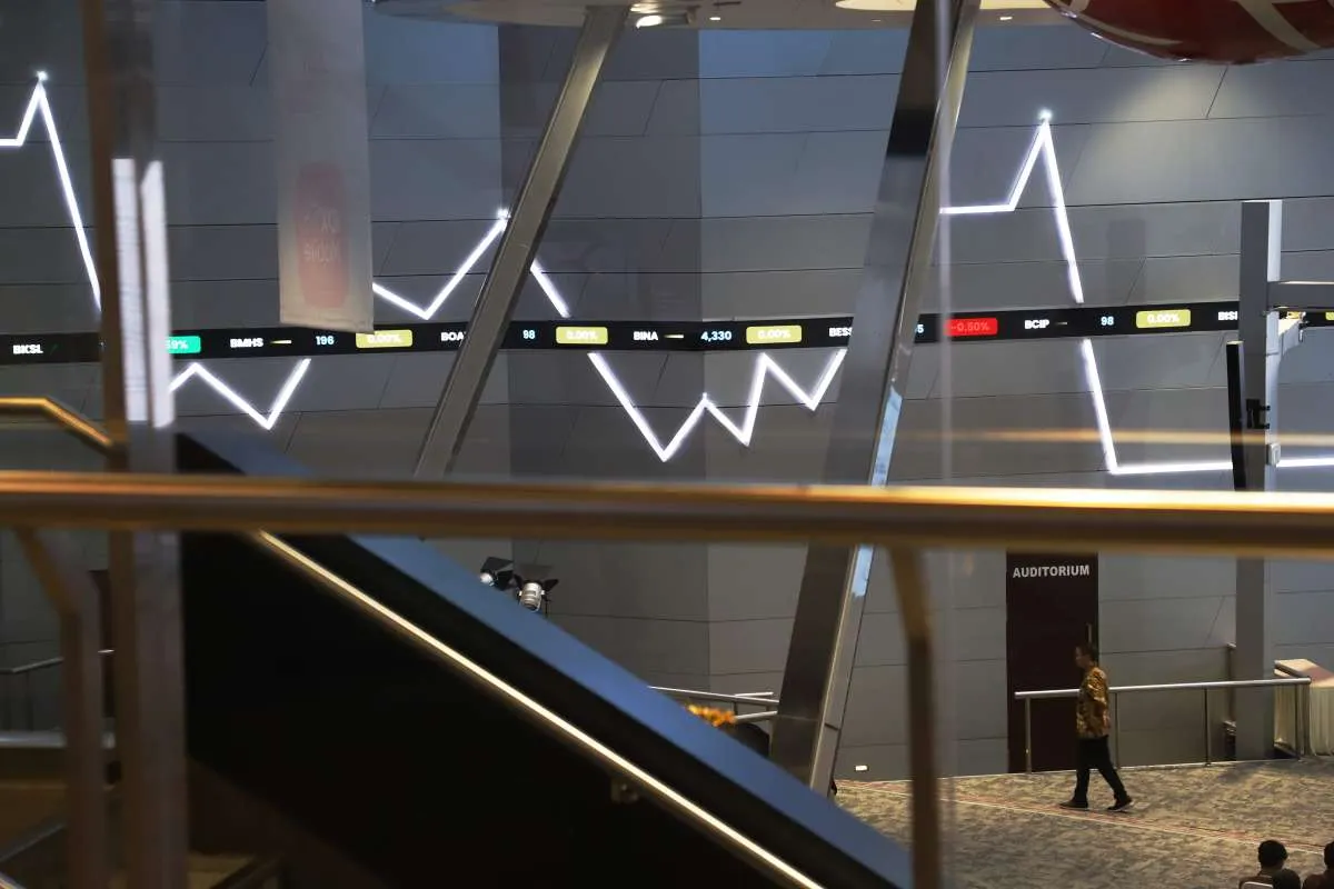 IHSG Dibuka Naik Tipis ke 8.323, MAPI, HEAL dan DSSA Top Gainers LQ45, Kamis (6/11)