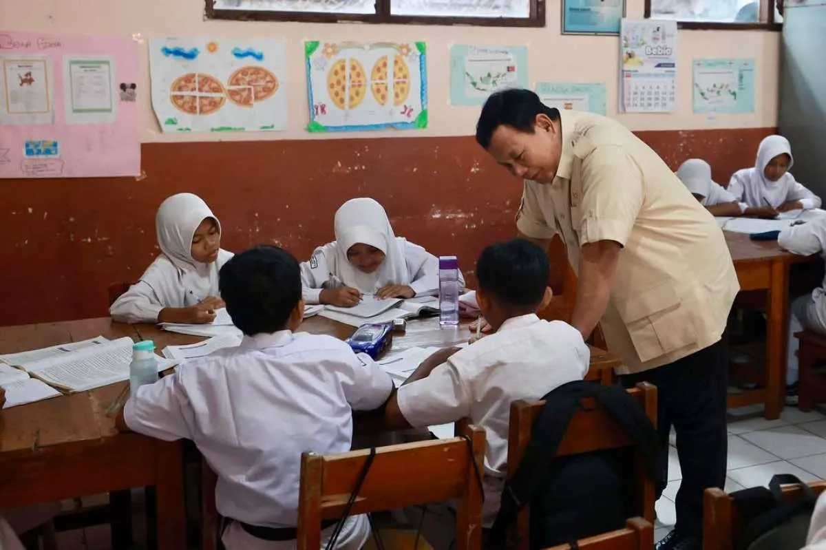 Prabowo Targetkan 1 Juta Smart TV Terpasang di Sekolah Tanah Air Tahun Depan