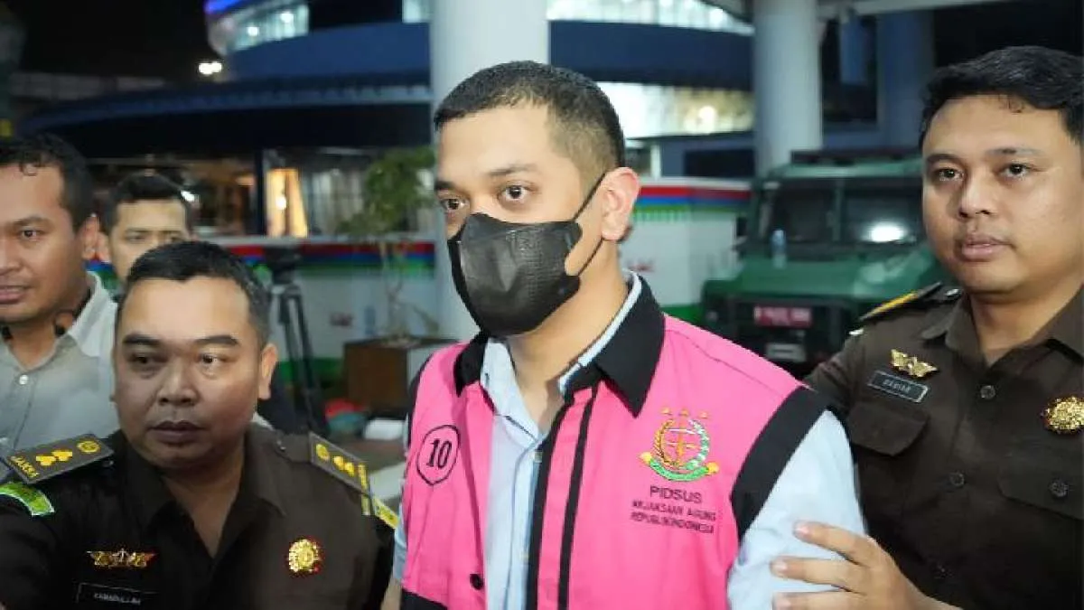 Kerry Riza Bantah Isu Ayahnya Bekingi Demo Ricuh Agustus 2025 yang Berakhir Rusuh