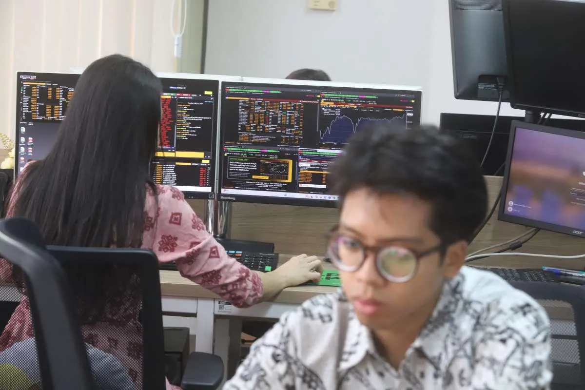 Sejumlah Emiten Masuk Cum Date Dividen Pertengahan Desember, Ini Rekomendasi Analis
