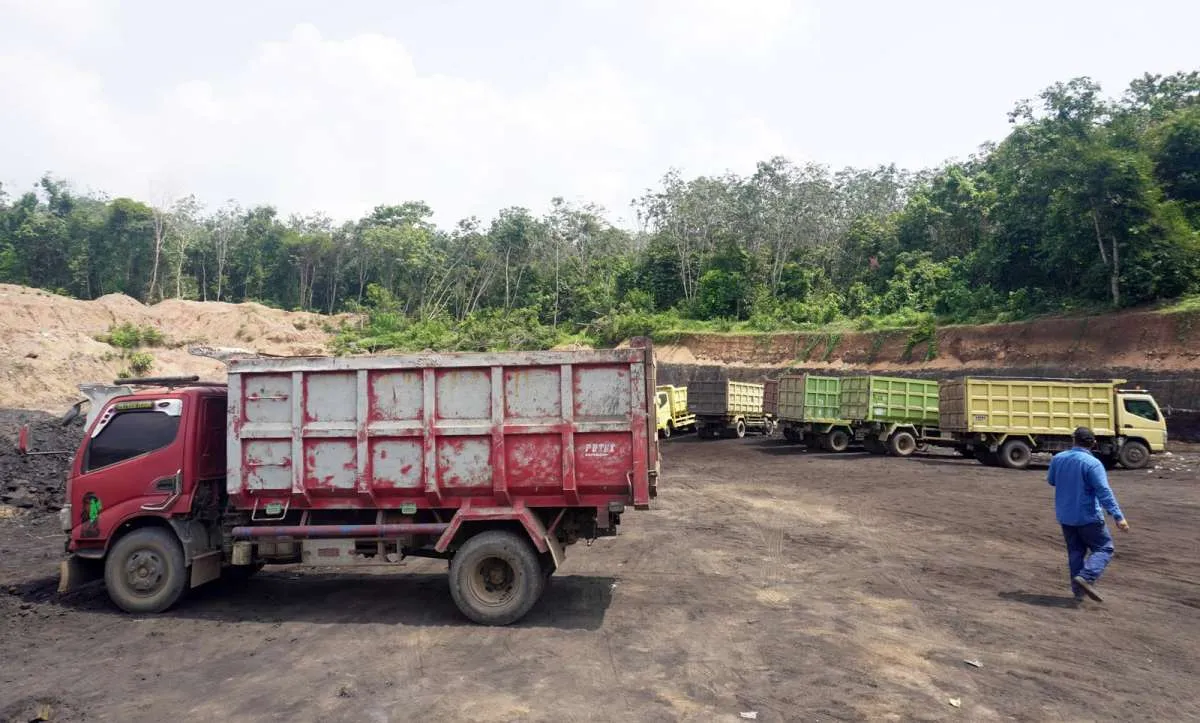 Prabowo Pimpin Rapat Strategis Kehutanan & Tambang di Hambalang