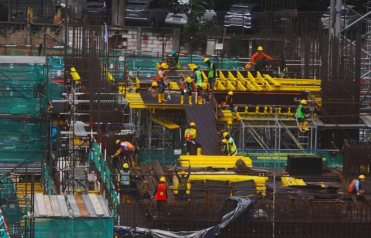 Emiten BUMN Karya Gencar Divestasi Aset, Simak Prospek Kinerjanya