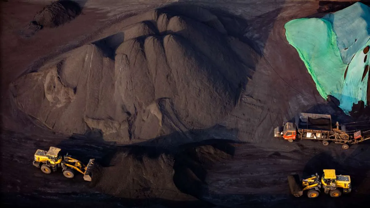 Ekspor Lesu, Kinerja Emiten Batubara Ikut Terancam