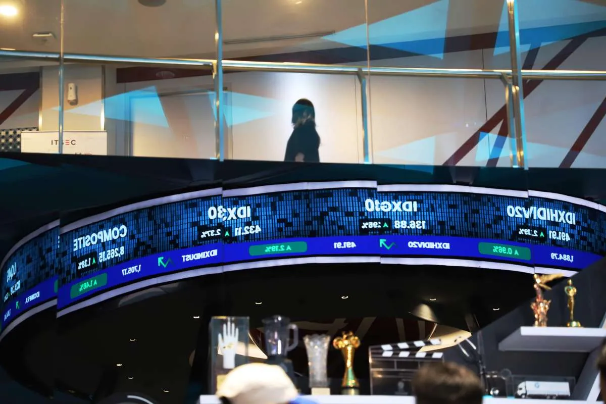 IHSG Diramal Tembus 8.500 Pekan Ini, Simak Sentimen Pendukungnya