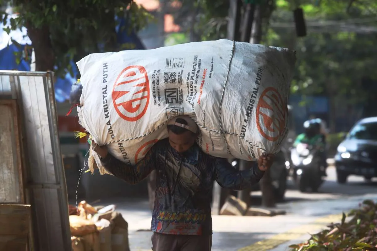 CELIOS Sebut Jumlah Pengangguran Naik Karena Industri Tertekan dan Lesunya Ekonomi