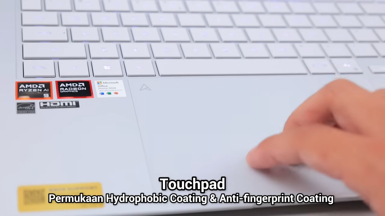 ASUS Zenbook S16 OLED 17