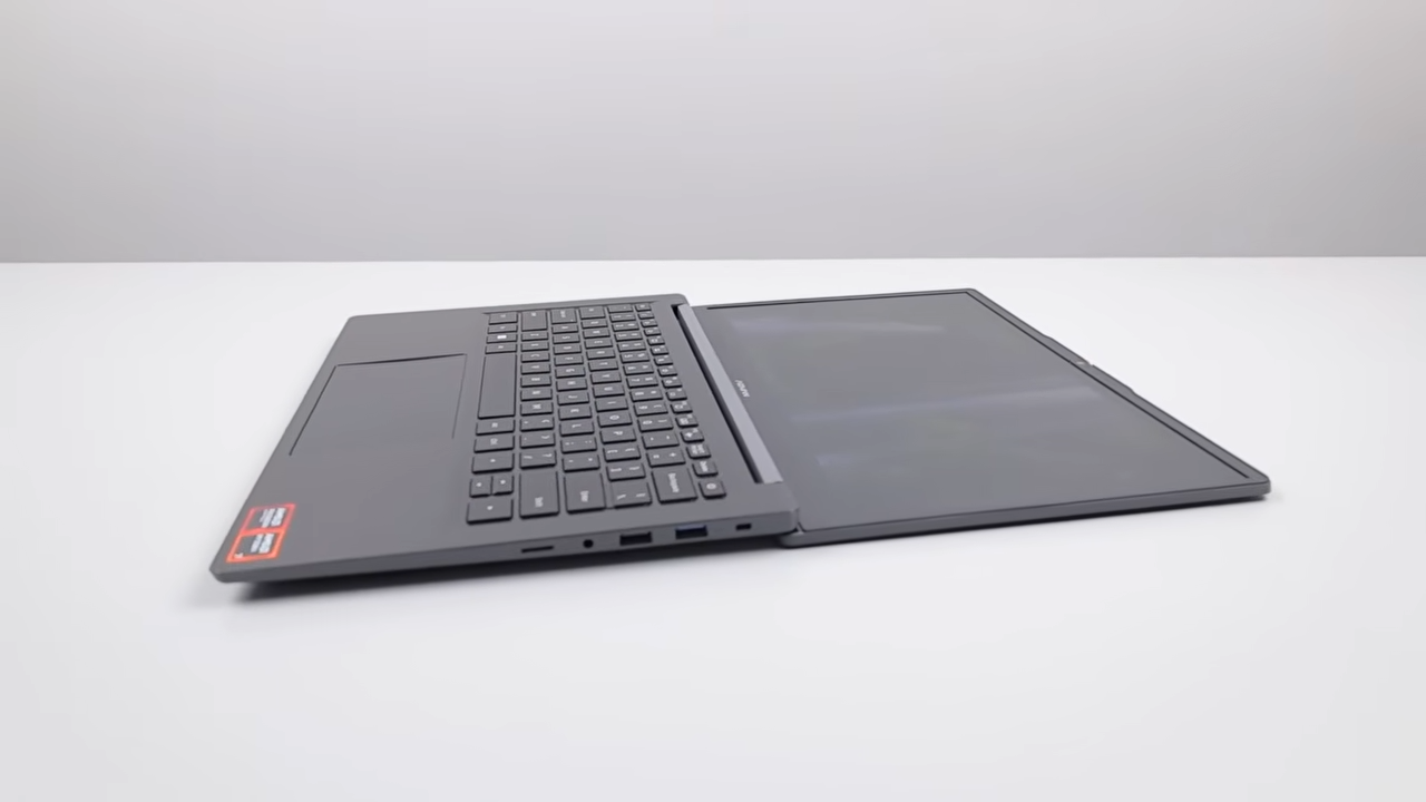 Review ADVAN Workplus AI 14